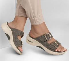 Martha Stewart: GO WALK Arch Fit 2.0 Sandal - Showstopper | Skechers online