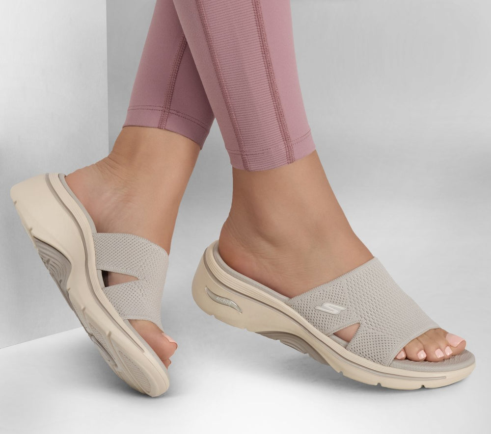 GO WALK Arch Fit 2.0 Sandal - Dakota | Skechers outlet