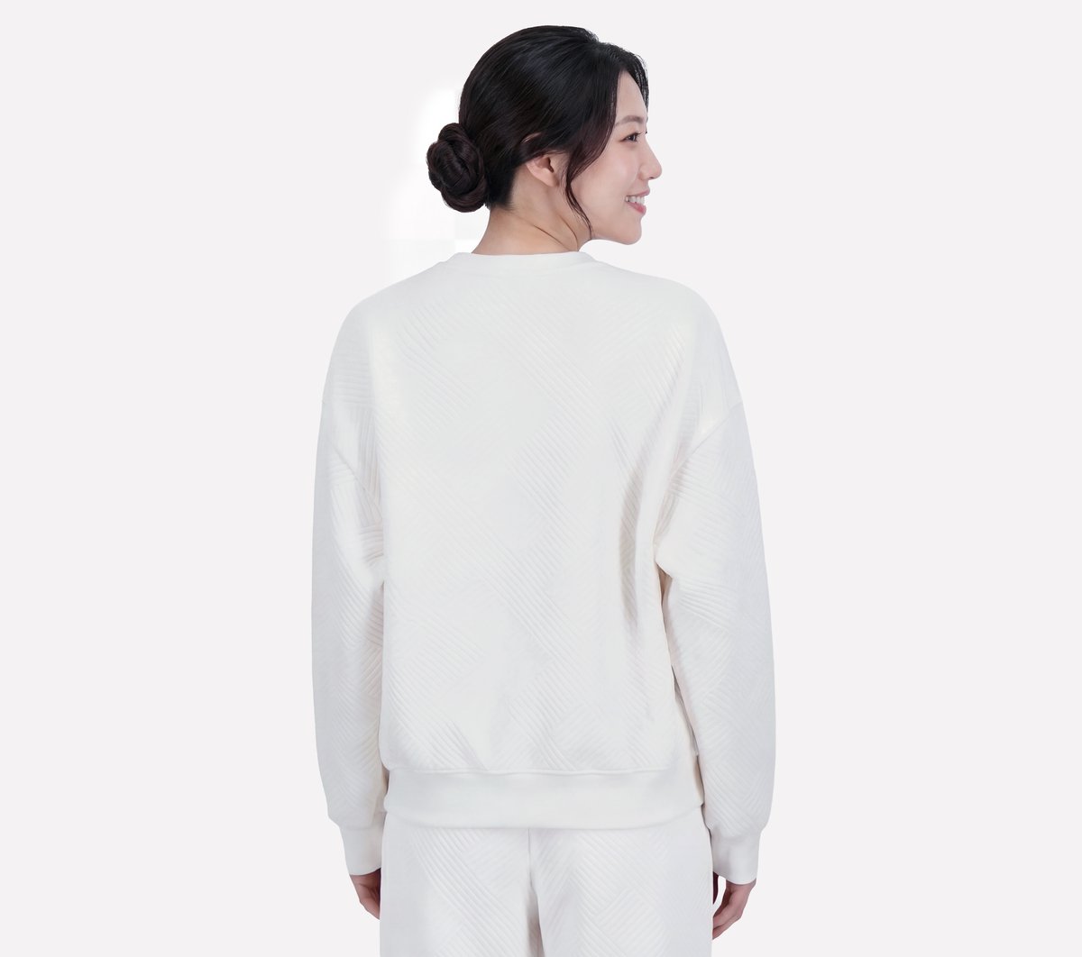 Downtown Cozy Fit Long Sleeve Crew | Skechers on sale